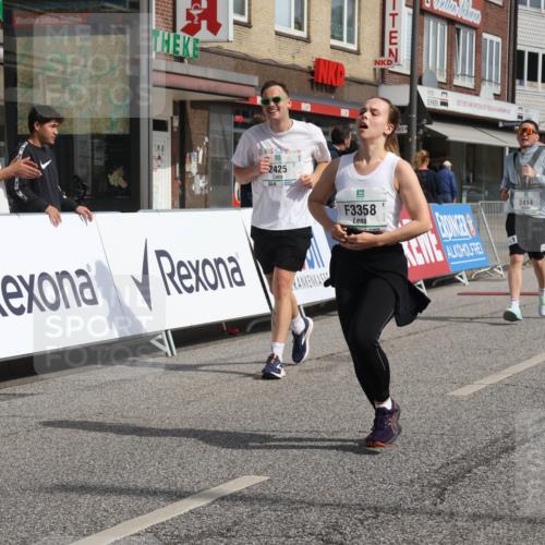 15.09.2024 - PSD Bank Halbmarathon Michael Strokosch http://msf.ph/oto/7085400 15.09.2024 12:32:42 Ziel 2411, 2414, 2425, 3045, 3358 meine-sportfotos.de