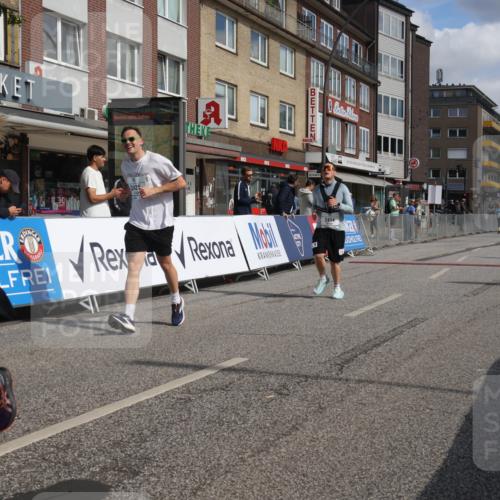 15.09.2024 - PSD Bank Halbmarathon Michael Strokosch http://msf.ph/oto/7085414 15.09.2024 12:32:44 Ziel 2411, 2414, 2425, 3045, 3358 meine-sportfotos.de