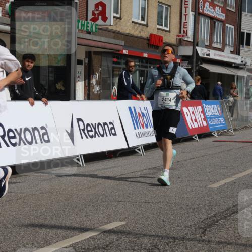 15.09.2024 - PSD Bank Halbmarathon Michael Strokosch http://msf.ph/oto/7085419 15.09.2024 12:32:44 Ziel 2411, 2414, 2425, 3045, 3358 meine-sportfotos.de