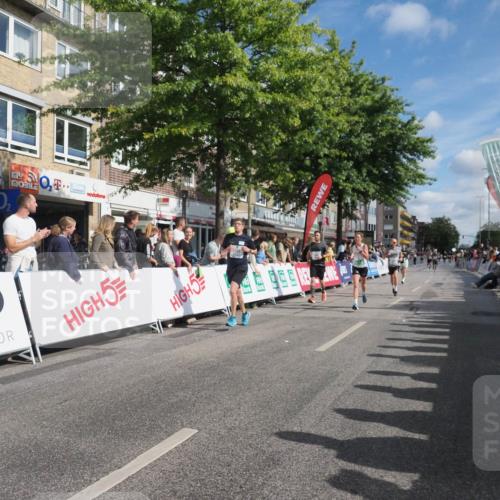 15.09.2024 - PSD Bank Halbmarathon Miley Keyser http://msf.ph/oto/7085426 15.09.2024 11:49:55 Ziel 970, 1525, 1616, 1680, 1692, 1763, 1796, 1892, 1989, 2096, 2678, 2768, 2857 meine-sportfotos.de