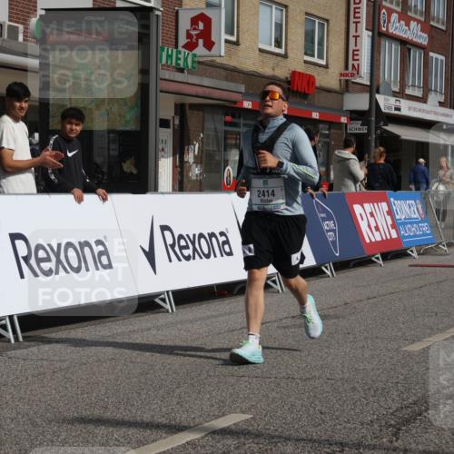 15.09.2024 - PSD Bank Halbmarathon Michael Strokosch http://msf.ph/oto/7085427 15.09.2024 12:32:45 Ziel 2411, 2414, 2425, 3045, 3358 meine-sportfotos.de