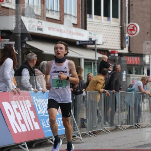 15.09.2024 - PSD Bank Halbmarathon Michael Strokosch http://msf.ph/oto/7085453 15.09.2024 11:24:16 Ziel 610, 644, 677, 883, 891, 1014 meine-sportfotos.de