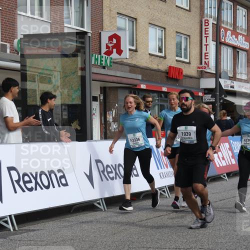 15.09.2024 - PSD Bank Halbmarathon Michael Strokosch http://msf.ph/oto/7085511 15.09.2024 12:33:05 Ziel 1939, 3308, 3336, 3337, 3359, 3463 meine-sportfotos.de
