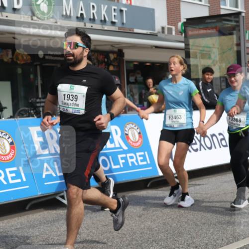 15.09.2024 - PSD Bank Halbmarathon Michael Strokosch http://msf.ph/oto/7085549 15.09.2024 12:33:07 Ziel 1939, 3308, 3336, 3337, 3359, 3463 meine-sportfotos.de
