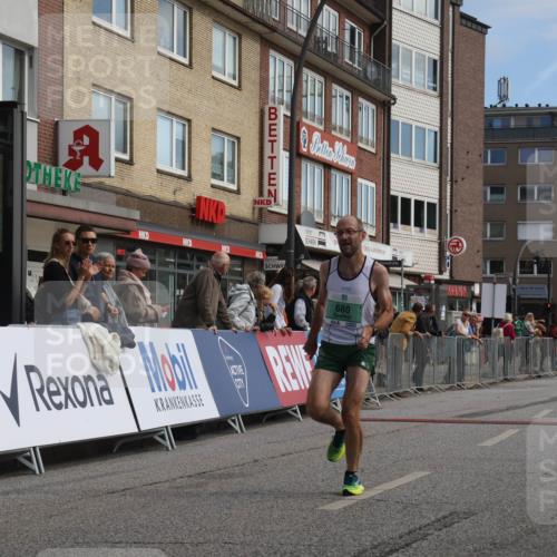 15.09.2024 - PSD Bank Halbmarathon Michael Strokosch http://msf.ph/oto/7085579 15.09.2024 11:24:33 Ziel 578, 644, 680, 883, 1014, 1015 meine-sportfotos.de