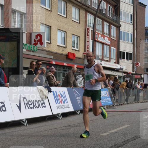 15.09.2024 - PSD Bank Halbmarathon Michael Strokosch http://msf.ph/oto/7085584 15.09.2024 11:24:33 Ziel 578, 644, 680, 883, 1014, 1015 meine-sportfotos.de