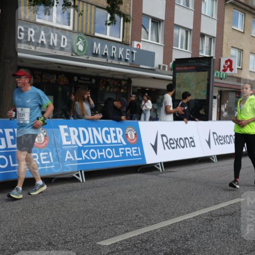 15.09.2024 - PSD Bank Halbmarathon Michael Strokosch http://msf.ph/oto/7085704 15.09.2024 12:33:32 Ziel 1983, 2331, 3107 meine-sportfotos.de