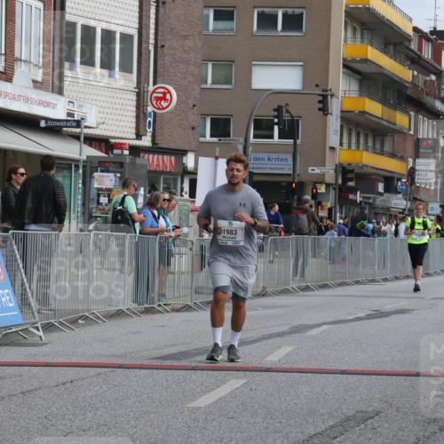 15.09.2024 - PSD Bank Halbmarathon Michael Strokosch http://msf.ph/oto/7085758 15.09.2024 12:33:37 Ziel 1983, 2331, 3107 meine-sportfotos.de
