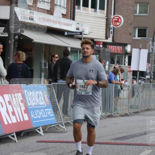 15.09.2024 - PSD Bank Halbmarathon Michael Strokosch http://msf.ph/oto/7085772 15.09.2024 12:33:39 Ziel 1983, 2331, 3107 meine-sportfotos.de