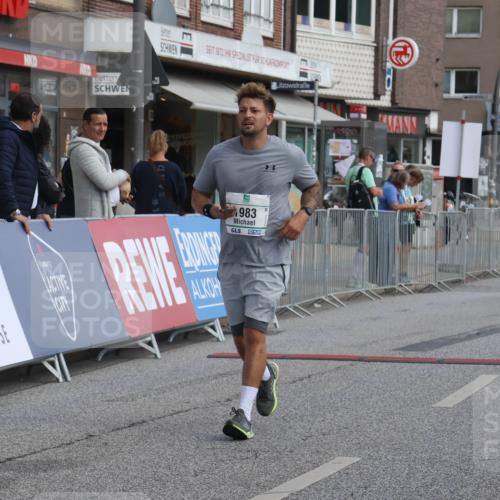 15.09.2024 - PSD Bank Halbmarathon Michael Strokosch http://msf.ph/oto/7085782 15.09.2024 12:33:40 Ziel 1983, 2331, 3107 meine-sportfotos.de