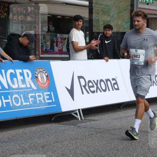 15.09.2024 - PSD Bank Halbmarathon Michael Strokosch http://msf.ph/oto/7085831 15.09.2024 12:33:42 Ziel 1983, 3107, 3451 meine-sportfotos.de