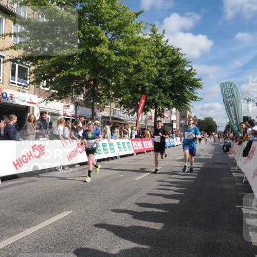 15.09.2024 - PSD Bank Halbmarathon Miley Keyser http://msf.ph/oto/7085879 15.09.2024 11:50:56 Ziel 974, 1366, 1501, 1608, 1632, 1645, 1705, 2018, 2269, 2284, 2492, 2658, 2666, 2895, 3545 meine-sportfotos.de