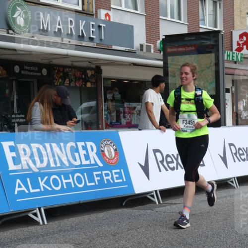 15.09.2024 - PSD Bank Halbmarathon Michael Strokosch http://msf.ph/oto/7085882 15.09.2024 12:33:52 Ziel 2376, 3433, 3451 meine-sportfotos.de