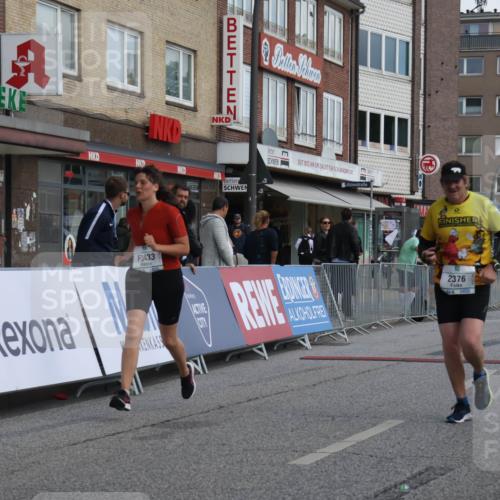 15.09.2024 - PSD Bank Halbmarathon Michael Strokosch http://msf.ph/oto/7085902 15.09.2024 12:33:53 Ziel 2376, 3433, 3451 meine-sportfotos.de