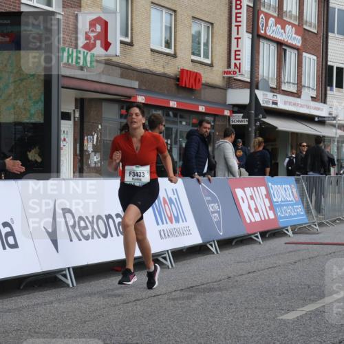15.09.2024 - PSD Bank Halbmarathon Michael Strokosch http://msf.ph/oto/7085907 15.09.2024 12:33:54 Ziel 2376, 3433, 3451 meine-sportfotos.de