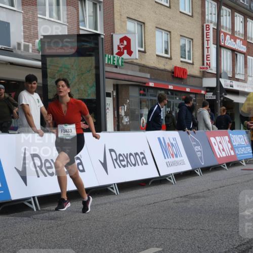 15.09.2024 - PSD Bank Halbmarathon Michael Strokosch http://msf.ph/oto/7085928 15.09.2024 12:33:54 Ziel 2376, 3433, 3451 meine-sportfotos.de