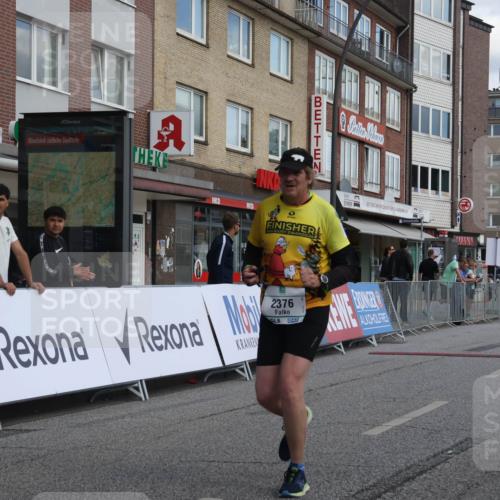 15.09.2024 - PSD Bank Halbmarathon Michael Strokosch http://msf.ph/oto/7085933 15.09.2024 12:33:55 Ziel 2376, 3433, 3451 meine-sportfotos.de