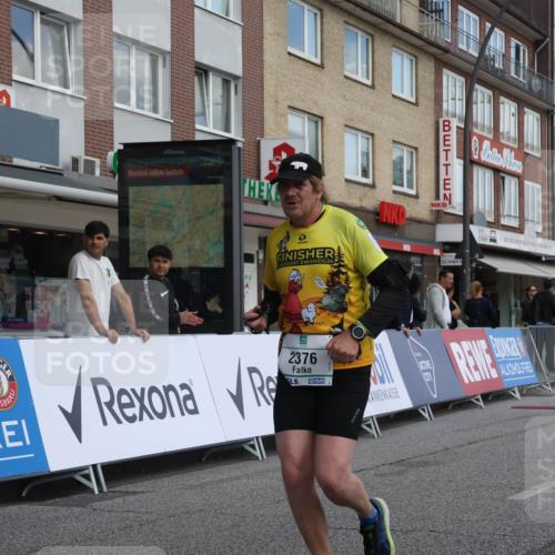 15.09.2024 - PSD Bank Halbmarathon Michael Strokosch http://msf.ph/oto/7085941 15.09.2024 12:33:56 Ziel 2376, 3433, 3451 meine-sportfotos.de