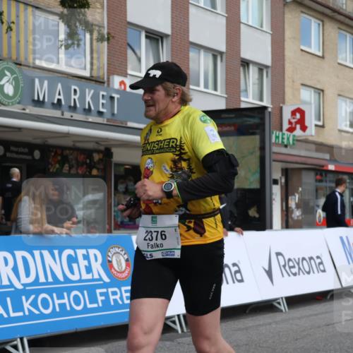15.09.2024 - PSD Bank Halbmarathon Michael Strokosch http://msf.ph/oto/7085955 15.09.2024 12:33:56 Ziel 2376, 3433, 3451 meine-sportfotos.de