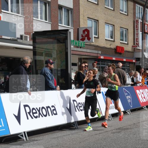 15.09.2024 - PSD Bank Halbmarathon Michael Strokosch http://msf.ph/oto/7086074 15.09.2024 11:25:36 Ziel 882, 888, 1069 meine-sportfotos.de