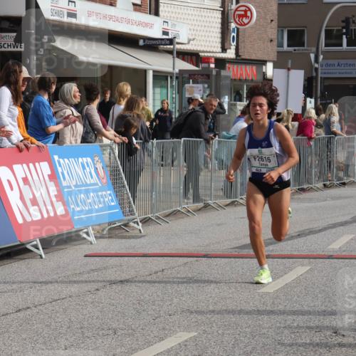 15.09.2024 - PSD Bank Halbmarathon Michael Strokosch http://msf.ph/oto/7086150 15.09.2024 11:25:44 Ziel 882, 888, 1069, 2616 meine-sportfotos.de