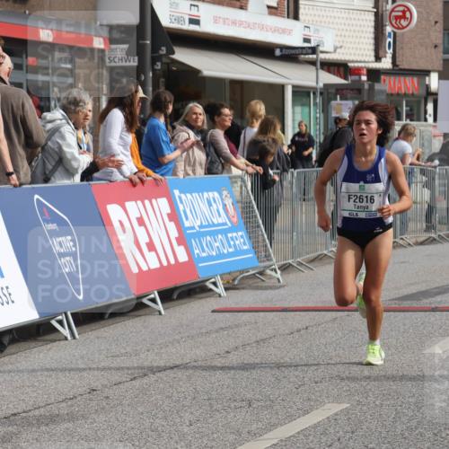 15.09.2024 - PSD Bank Halbmarathon Michael Strokosch http://msf.ph/oto/7086158 15.09.2024 11:25:44 Ziel 882, 888, 1069, 2616 meine-sportfotos.de