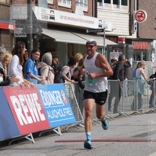 15.09.2024 - PSD Bank Halbmarathon Michael Strokosch http://msf.ph/oto/7086203 15.09.2024 11:25:51 Ziel 670, 671, 723, 1025, 2616 meine-sportfotos.de