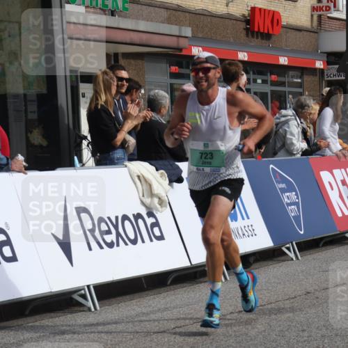 15.09.2024 - PSD Bank Halbmarathon Michael Strokosch http://msf.ph/oto/7086239 15.09.2024 11:25:53 Ziel 670, 671, 723, 1025, 2616 meine-sportfotos.de