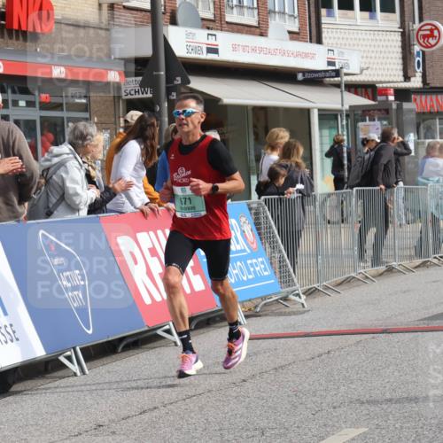 15.09.2024 - PSD Bank Halbmarathon Michael Strokosch http://msf.ph/oto/7086252 15.09.2024 11:25:54 Ziel 670, 671, 723, 1025, 2616 meine-sportfotos.de