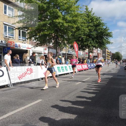 15.09.2024 - PSD Bank Halbmarathon Miley Keyser http://msf.ph/oto/7086259 15.09.2024 11:51:58 Ziel 1494, 1552, 1606, 1661, 1667, 1767, 1793, 2487, 2536, 2725, 2775, 2825, 2835, 3518 meine-sportfotos.de