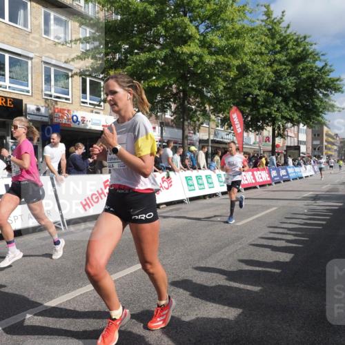 15.09.2024 - PSD Bank Halbmarathon Miley Keyser http://msf.ph/oto/7086273 15.09.2024 11:52:00 Ziel 1494, 1552, 1606, 1661, 1667, 1767, 1793, 2487, 2536, 2725, 2775, 2825, 2835, 3518 meine-sportfotos.de