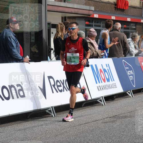 15.09.2024 - PSD Bank Halbmarathon Michael Strokosch http://msf.ph/oto/7086277 15.09.2024 11:25:55 Ziel 670, 671, 723, 1025, 2616 meine-sportfotos.de