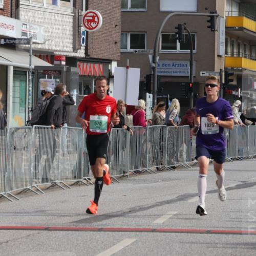 15.09.2024 - PSD Bank Halbmarathon Michael Strokosch http://msf.ph/oto/7086289 15.09.2024 11:25:56 Ziel 670, 671, 723, 1025, 2616 meine-sportfotos.de