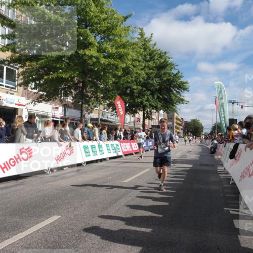 15.09.2024 - PSD Bank Halbmarathon Miley Keyser http://msf.ph/oto/7086290 15.09.2024 11:52:04 Ziel 1354, 1494, 1552, 1606, 1661, 1667, 2493, 2536, 2725, 2775, 2825, 2835, 3518 meine-sportfotos.de