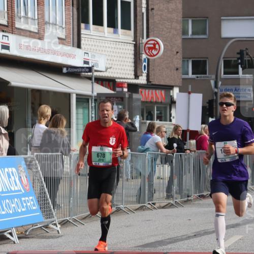 15.09.2024 - PSD Bank Halbmarathon Michael Strokosch http://msf.ph/oto/7086307 15.09.2024 11:25:57 Ziel 670, 671, 723, 1025, 2616 meine-sportfotos.de