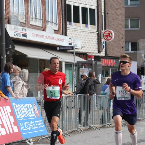 15.09.2024 - PSD Bank Halbmarathon Michael Strokosch http://msf.ph/oto/7086322 15.09.2024 11:25:57 Ziel 670, 671, 723, 1025, 2616 meine-sportfotos.de