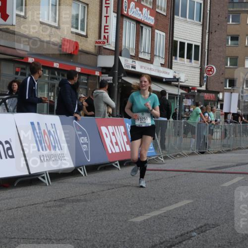 15.09.2024 - PSD Bank Halbmarathon Michael Strokosch http://msf.ph/oto/7086324 15.09.2024 12:34:39 Ziel 2438, 3151, 3251, 3485 meine-sportfotos.de