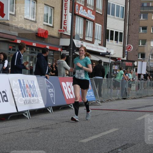 15.09.2024 - PSD Bank Halbmarathon Michael Strokosch http://msf.ph/oto/7086329 15.09.2024 12:34:39 Ziel 2438, 3151, 3251, 3485 meine-sportfotos.de