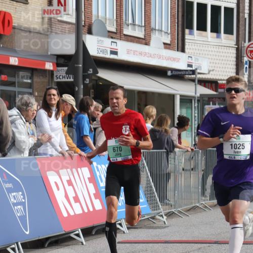 15.09.2024 - PSD Bank Halbmarathon Michael Strokosch http://msf.ph/oto/7086331 15.09.2024 11:25:58 Ziel 670, 671, 723, 1025, 2616 meine-sportfotos.de