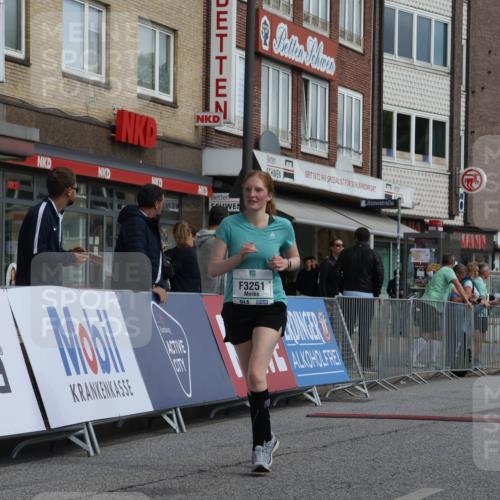 15.09.2024 - PSD Bank Halbmarathon Michael Strokosch http://msf.ph/oto/7086333 15.09.2024 12:34:40 Ziel 2438, 3151, 3251, 3485 meine-sportfotos.de