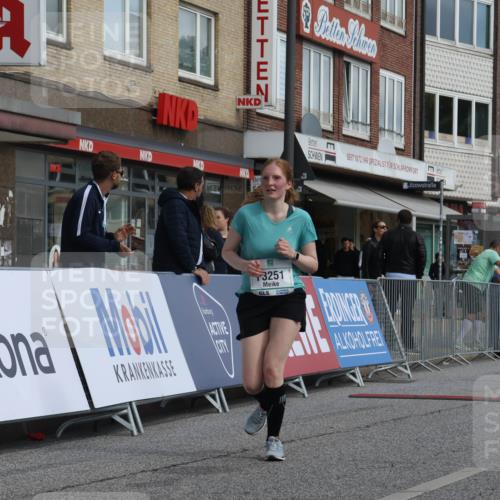 15.09.2024 - PSD Bank Halbmarathon Michael Strokosch http://msf.ph/oto/7086337 15.09.2024 12:34:40 Ziel 2438, 3151, 3251, 3485 meine-sportfotos.de