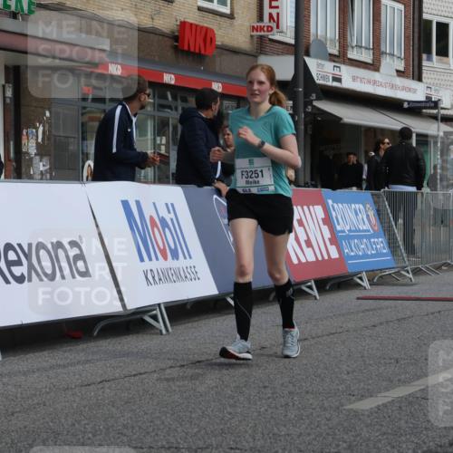 15.09.2024 - PSD Bank Halbmarathon Michael Strokosch http://msf.ph/oto/7086345 15.09.2024 12:34:40 Ziel 2438, 3151, 3251, 3485 meine-sportfotos.de