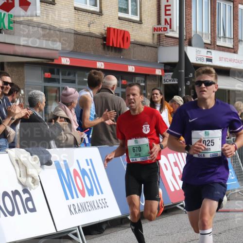 15.09.2024 - PSD Bank Halbmarathon Michael Strokosch http://msf.ph/oto/7086347 15.09.2024 11:25:58 Ziel 670, 671, 723, 1025, 2616 meine-sportfotos.de