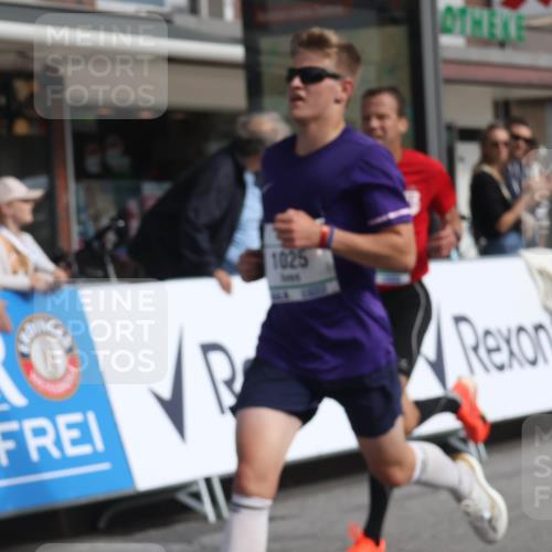 15.09.2024 - PSD Bank Halbmarathon Michael Strokosch http://msf.ph/oto/7086360 15.09.2024 11:25:59 Ziel 670, 671, 723, 1025 meine-sportfotos.de