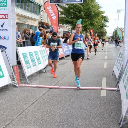 15.09.2024 - PSD Bank Halbmarathon Strokosch-Dieckow http://msf.ph/oto/7086554 15.09.2024 11:20:33 Ziel 598, 619, 647, 651, 669, 852, 861, 1021, 1068 meine-sportfotos.de