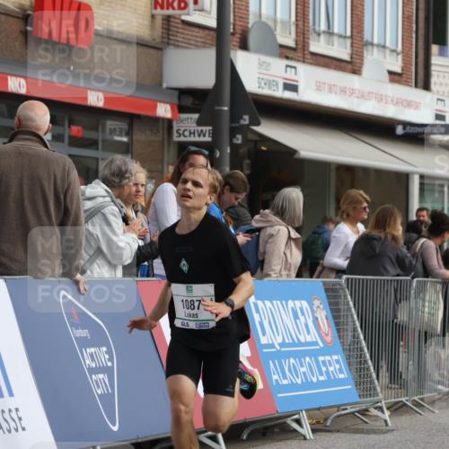 15.09.2024 - PSD Bank Halbmarathon Michael Strokosch http://msf.ph/oto/7086661 15.09.2024 11:26:44 Ziel 688, 1087, 1263 meine-sportfotos.de