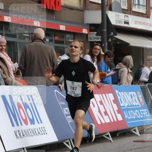 15.09.2024 - PSD Bank Halbmarathon Michael Strokosch http://msf.ph/oto/7086665 15.09.2024 11:26:44 Ziel 688, 1087, 1263 meine-sportfotos.de