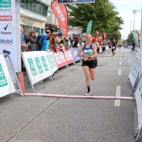 15.09.2024 - PSD Bank Halbmarathon Strokosch-Dieckow http://msf.ph/oto/7086671 15.09.2024 11:20:35 Ziel 424, 598, 619, 647, 651, 669, 852, 861, 1021, 1068 meine-sportfotos.de