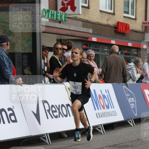 15.09.2024 - PSD Bank Halbmarathon Michael Strokosch http://msf.ph/oto/7086676 15.09.2024 11:26:45 Ziel 688, 1087, 1263 meine-sportfotos.de