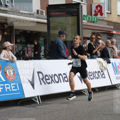 15.09.2024 - PSD Bank Halbmarathon Michael Strokosch http://msf.ph/oto/7086683 15.09.2024 11:26:45 Ziel 688, 1087, 1263 meine-sportfotos.de